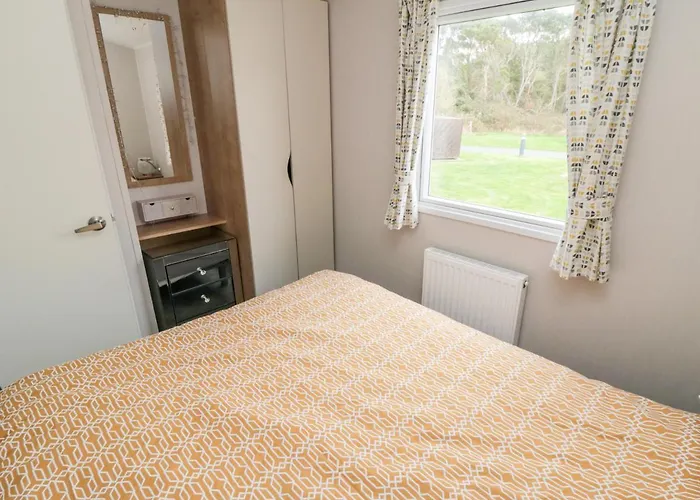 Pines 30 * Scarborough